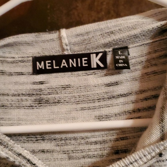 Lightweight hoodie sweater - Picture 3 of 3